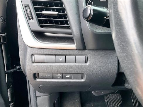 Certified 2023 Nissan Rogue SV w/ SV Premium B Package FWD image 33