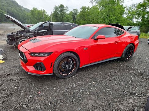 Used 2024 Ford Mustang GT RWD image 3