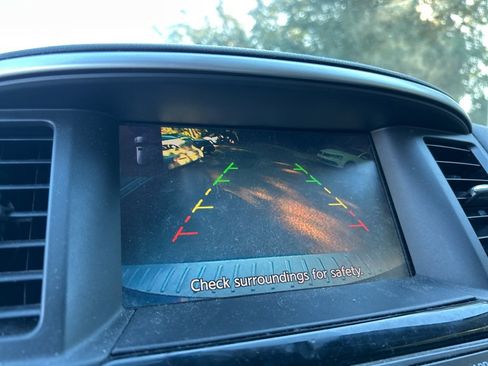 Used 2018 Nissan Pathfinder SV image 20