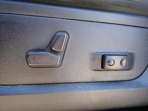 Used 2025 RAM 3500 Limited image 12