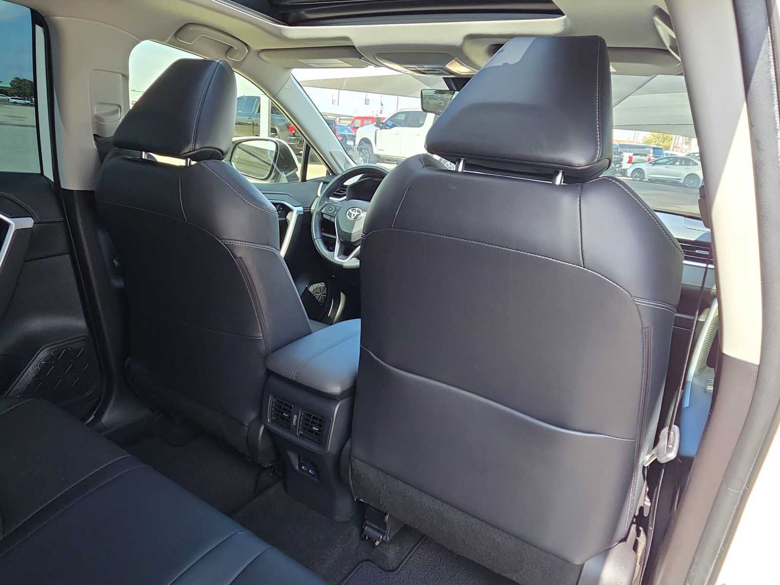 Certified 2022 Toyota RAV4 Limited FWD image 16