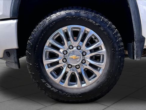 Used 2023 Chevrolet Silverado 2500 High Country w/ Z71 Off-Road Package AWD/4WD image 18