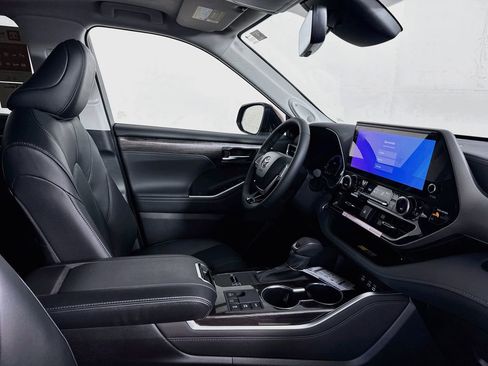 New 2026 Toyota Highlander Limited AWD/4WD image 33