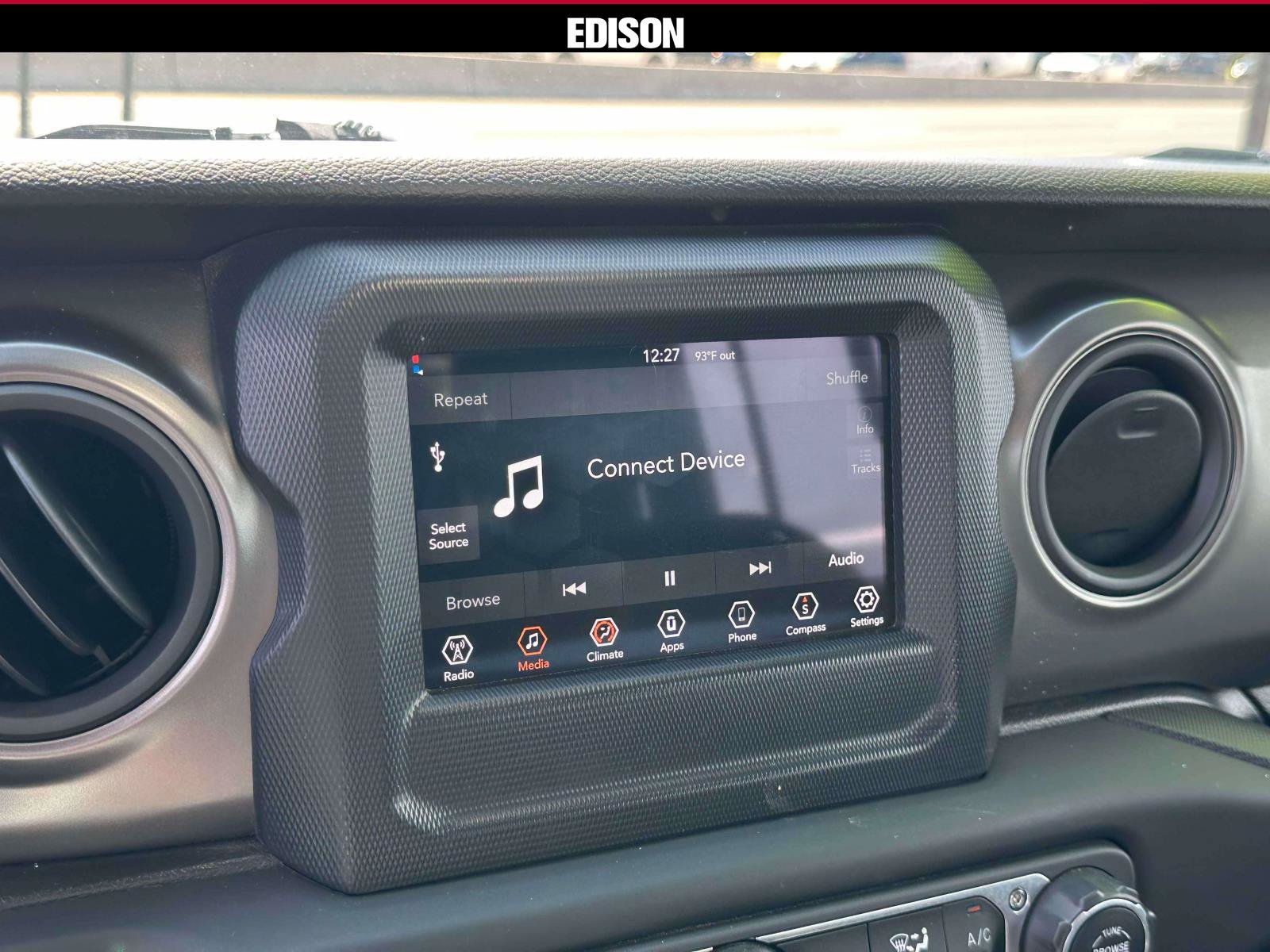 Used 2023 Jeep Gladiator Sport w/ Trailer Tow Package AWD/4WD image 24