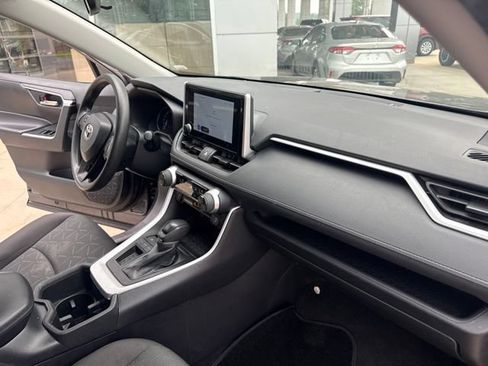 Used 2024 Toyota RAV4 XLE FWD image 30
