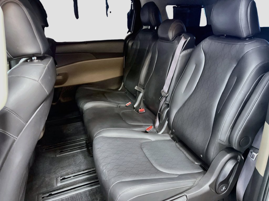 Used 2026 Kia Carnival EX FWD image 25