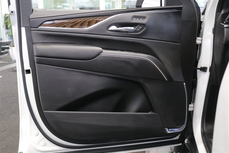 Used 2024 Cadillac Escalade Sport Platinum w/ LPO, ONYX Package AWD/4WD image 44