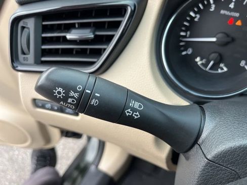 Used 2019 Nissan Rogue SL image 15