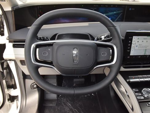 New 2026 Lincoln Nautilus Reserve AWD/4WD image 29
