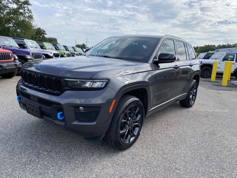 Used 2023 Jeep Grand Cherokee 30th Anniversary AWD/4WD image 10