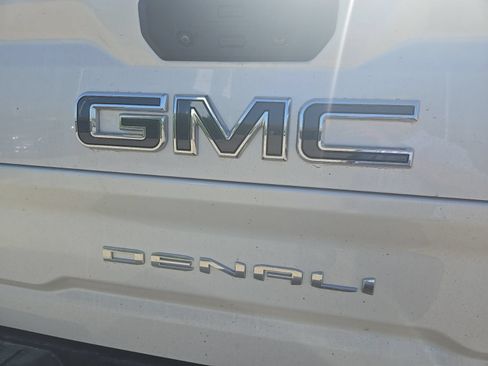 Used 2025 GMC Sierra 2500 Denali Ultimate AWD/4WD image 12