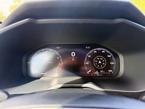 Used 2023 Toyota RAV4 Limited FWD image 3