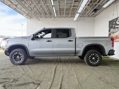 Used 2024 Chevrolet Silverado 1500 ZR2 w/ Technology Package image 10