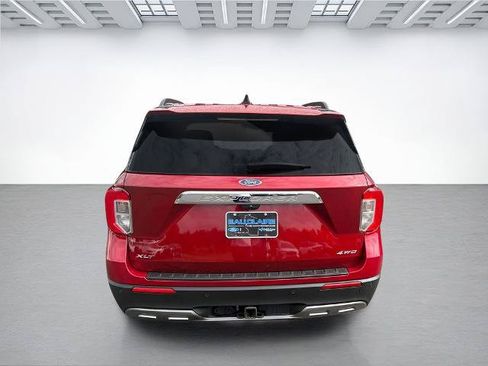 Certified 2023 Ford Explorer XLT w/ Equipment Group 202A AWD/4WD image 4
