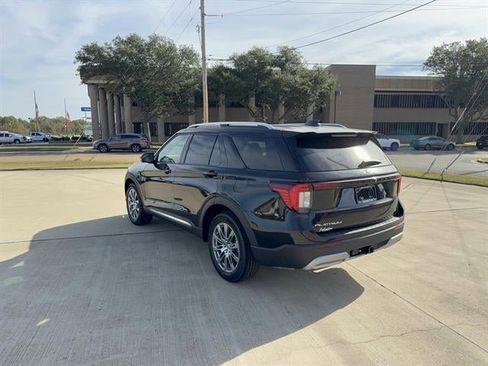 New 2026 Ford Explorer Platinum image 5