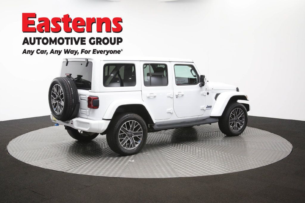 Used 2023 Jeep Wrangler Unlimited Sahara AWD/4WD image 45