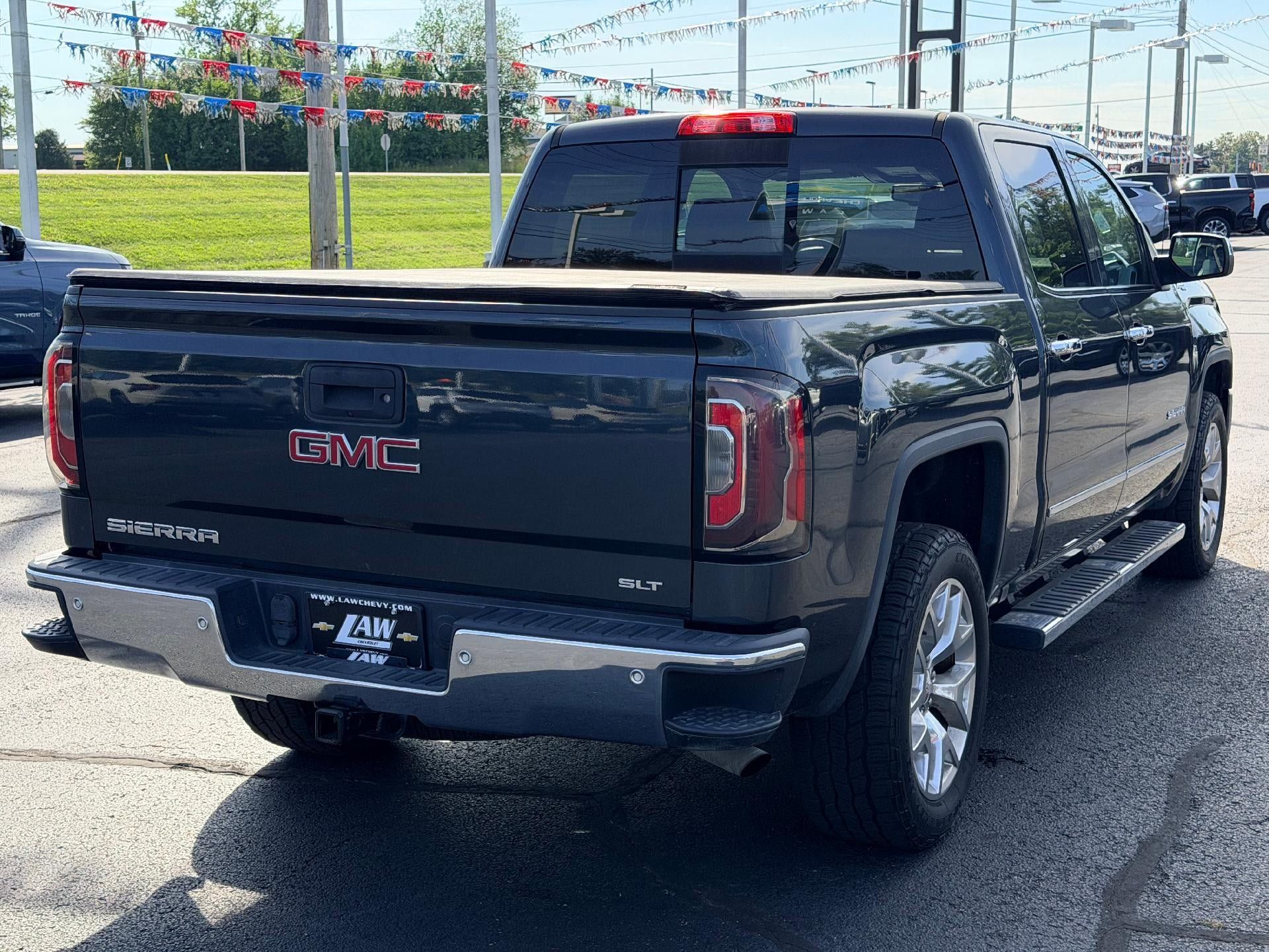 Used 2017 GMC Sierra 1500 SLT w/ SLT Premium Package AWD/4WD image 5