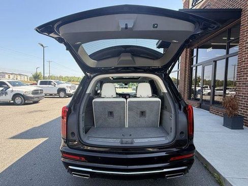 Used 2020 Cadillac XT6 Premium Luxury FWD image 13