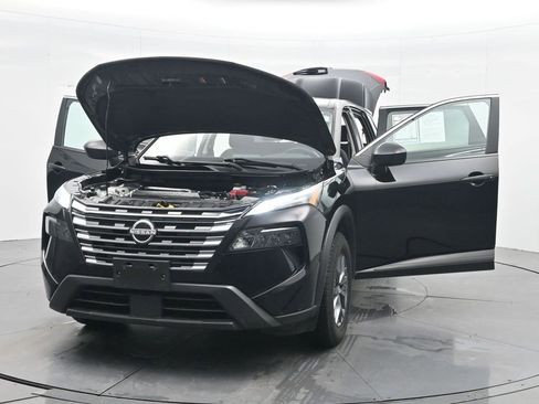 Used 2024 Nissan Rogue S image 34