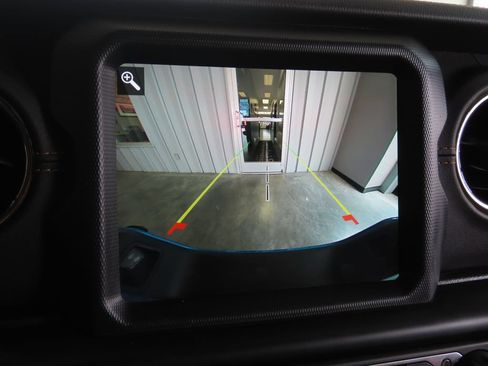 Used 2022 Jeep Gladiator Overland AWD/4WD image 42