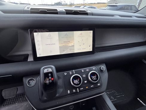 Certified 2024 Land Rover Defender 110 X-Dynamic SE image 25