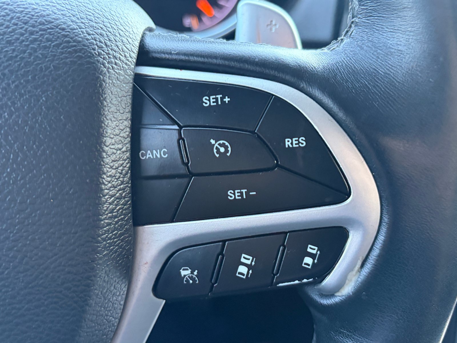Used 2019 Jeep Grand Cherokee Summit AWD/4WD image 18