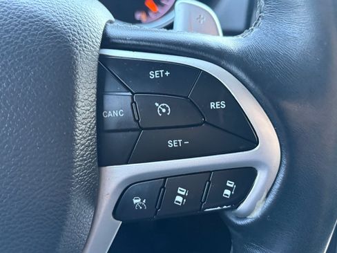 Used 2019 Jeep Grand Cherokee Summit AWD/4WD image 18