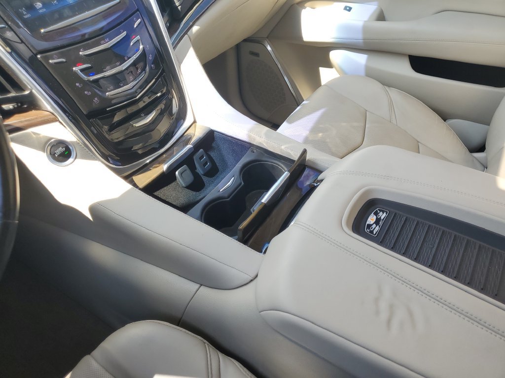 Used 2018 Cadillac Escalade Premium Luxury AWD/4WD image 35