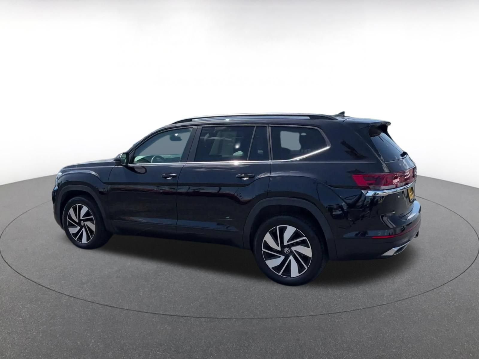 Used 2026 Volkswagen Atlas SE FWD image 9