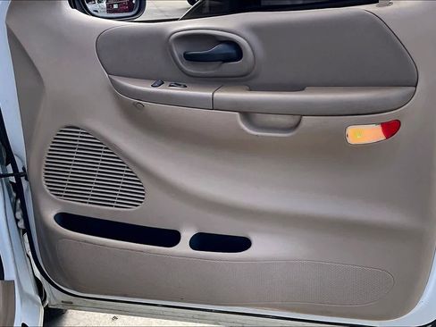 Used 2000 Ford F150 XLT image 21