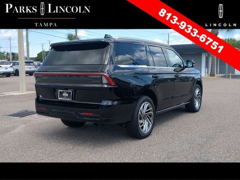 Certified 2025 Lincoln Navigator Reserve AWD/4WD image 3