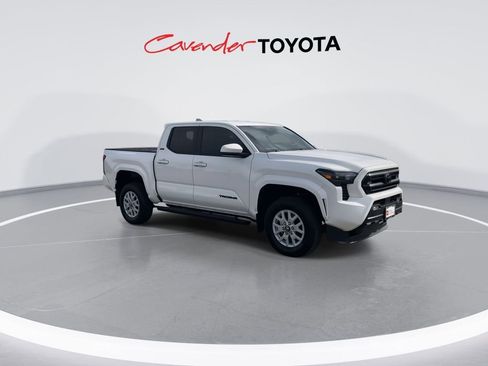 Certified 2024 Toyota Tacoma SR5 image 2