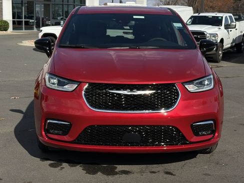 New 2026 Chrysler Pacifica Select FWD image 15