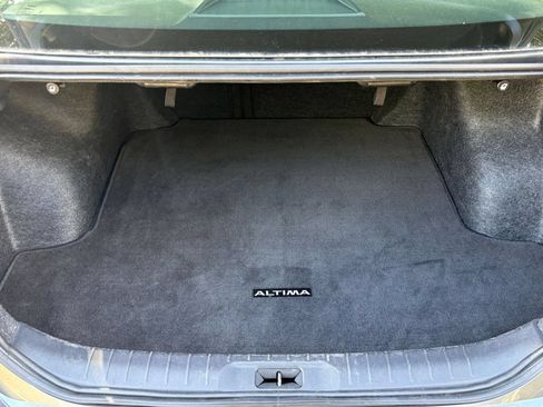 Used 2025 Nissan Altima 2.5 SV FWD image 32