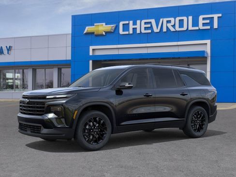 Used 2026 Chevrolet Traverse LT w/ Midnight/Sport Edition AWD/4WD image 2