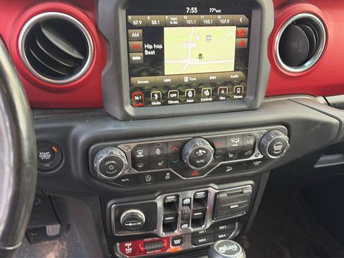 Used 2019 Jeep Wrangler Unlimited Rubicon AWD/4WD image 6