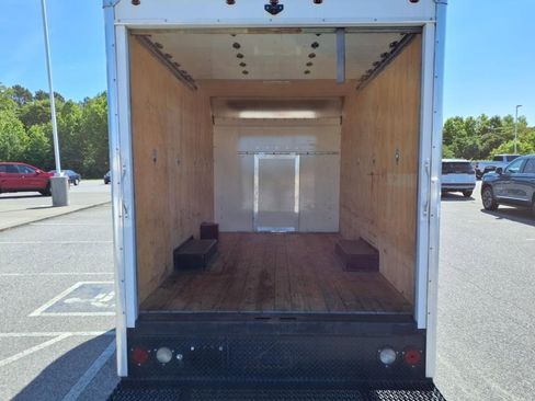 Used 2020 Chevrolet Express 3500 w/ Driver Convenience Package image 5