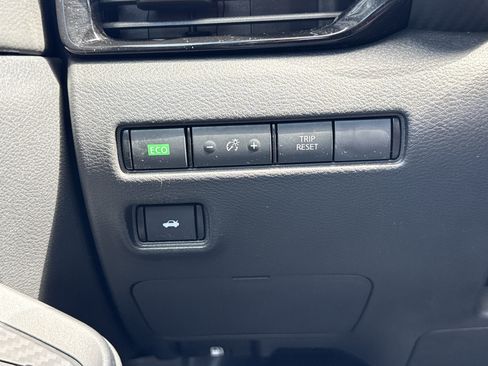 Used 2023 Nissan Sentra SV w/ All-Weather Package FWD image 28