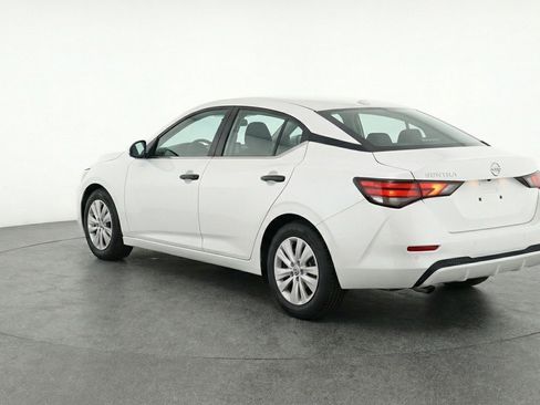 Used 2025 Nissan Sentra S image 6