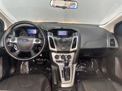 Used 2014 Ford Focus SE w/ Equipment Group 201A FWD image 13