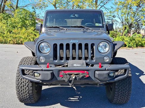Used 2016 Jeep Wrangler Unlimited Rubicon image 2