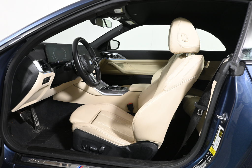 Used 2024 BMW 430i xDrive Convertible w/ M Sport Package AWD/4WD image 3
