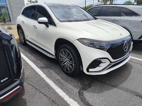 Used 2023 Mercedes-Benz EQS 580 4MATIC SUV image 5