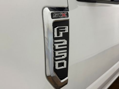 Used 2022 Ford F250 XL w/ STX Appearance Package image 33