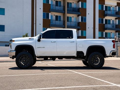 Used 2022 Chevrolet Silverado 2500 LTZ w/ LTZ Plus Package AWD/4WD image 6