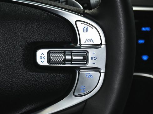 Used 2025 Genesis GV70 2.5T w/ Select Package image 34