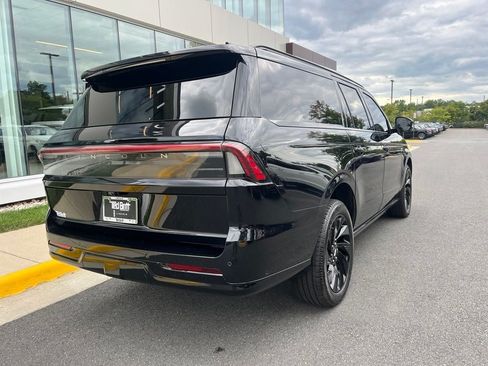 Certified 2025 Lincoln Navigator L Reserve w/ Jet Appearance Package AWD/4WD image 9
