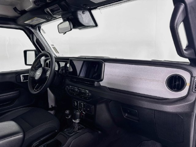 Used 2024 Jeep Wrangler Unlimited AWD/4WD image 33