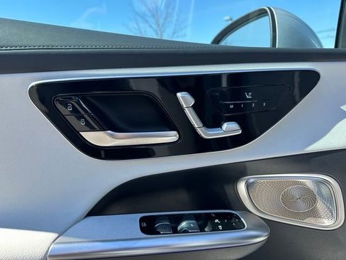 Used 2026 Mercedes-Benz GLC 300 4MATIC image 14