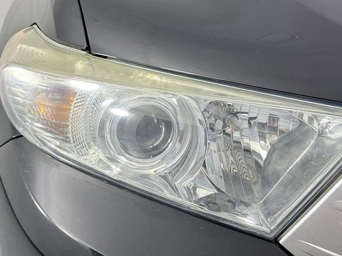 Used 2013 Toyota Highlander SE image 39